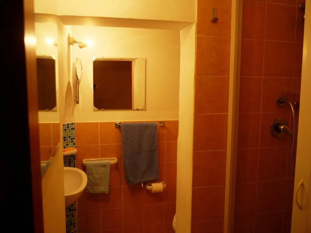 בית נופש הוילה סירקוזה Casa Vacanza Apollo