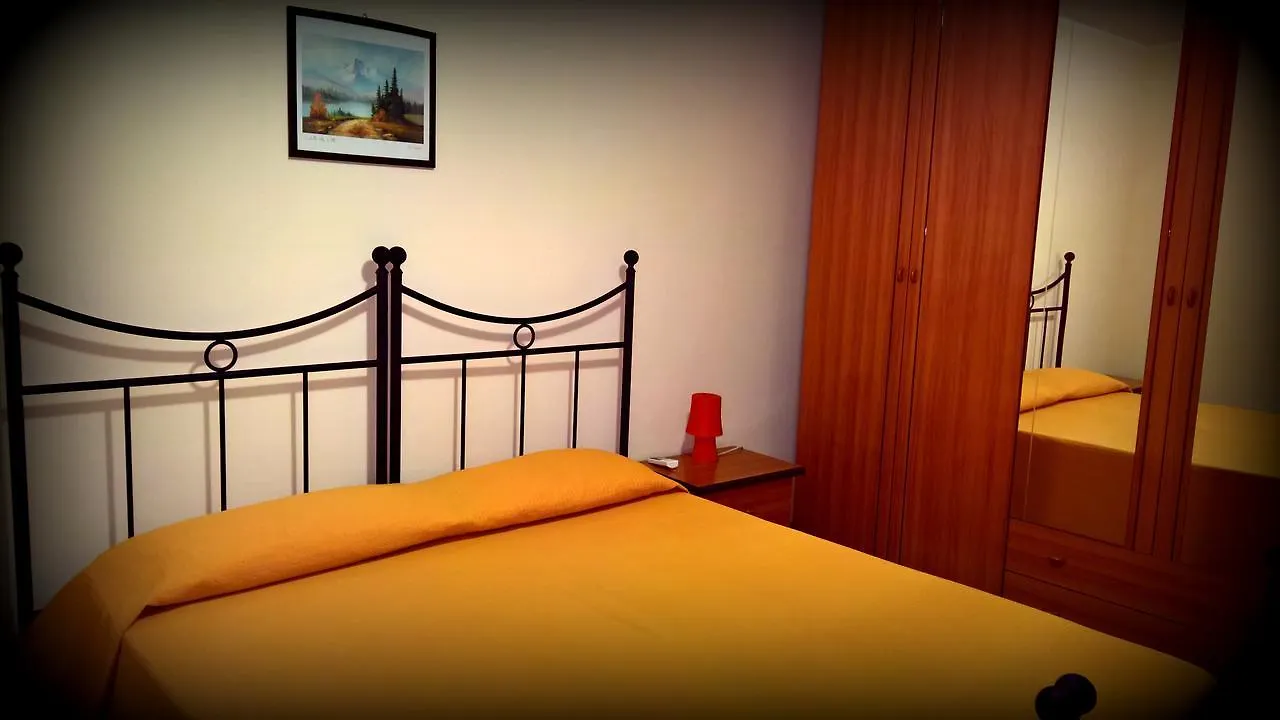 בית נופש הוילה סירקוזה Casa Vacanza Apollo